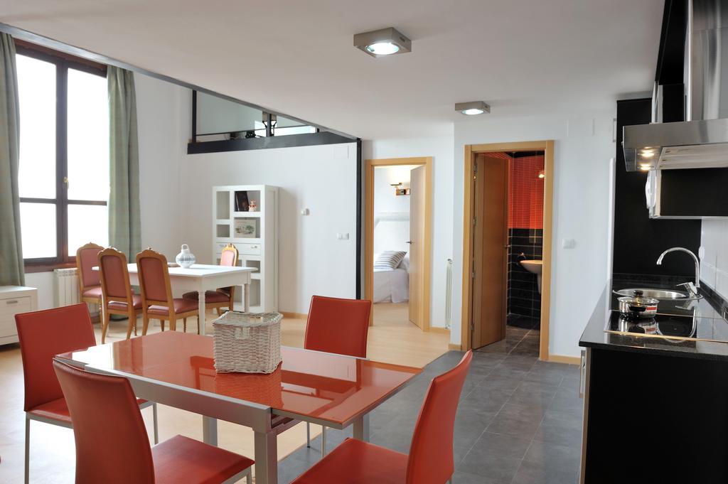 Apartamentos Virrey El Burgo De Osma Rum bild